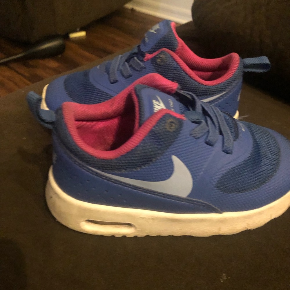 Toddler Nike Sneakers size 7